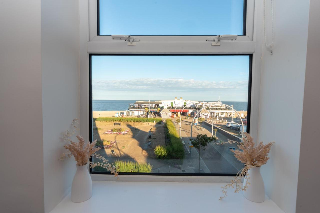 Sea Views Modern Two Bedroom Apartment Lowestoft Bagian luar foto